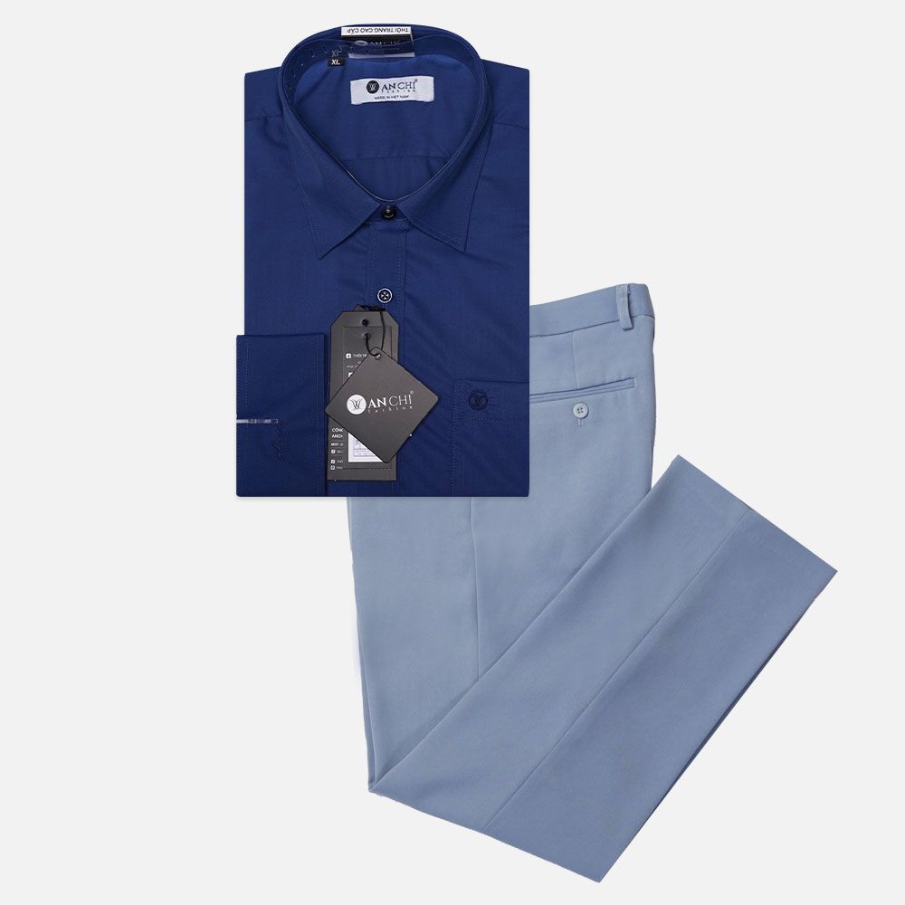 Bộ thời trang công sở nam trung niên: Sơ mi cộc tay màu xanh than và quần tăm màu ghi nhạt