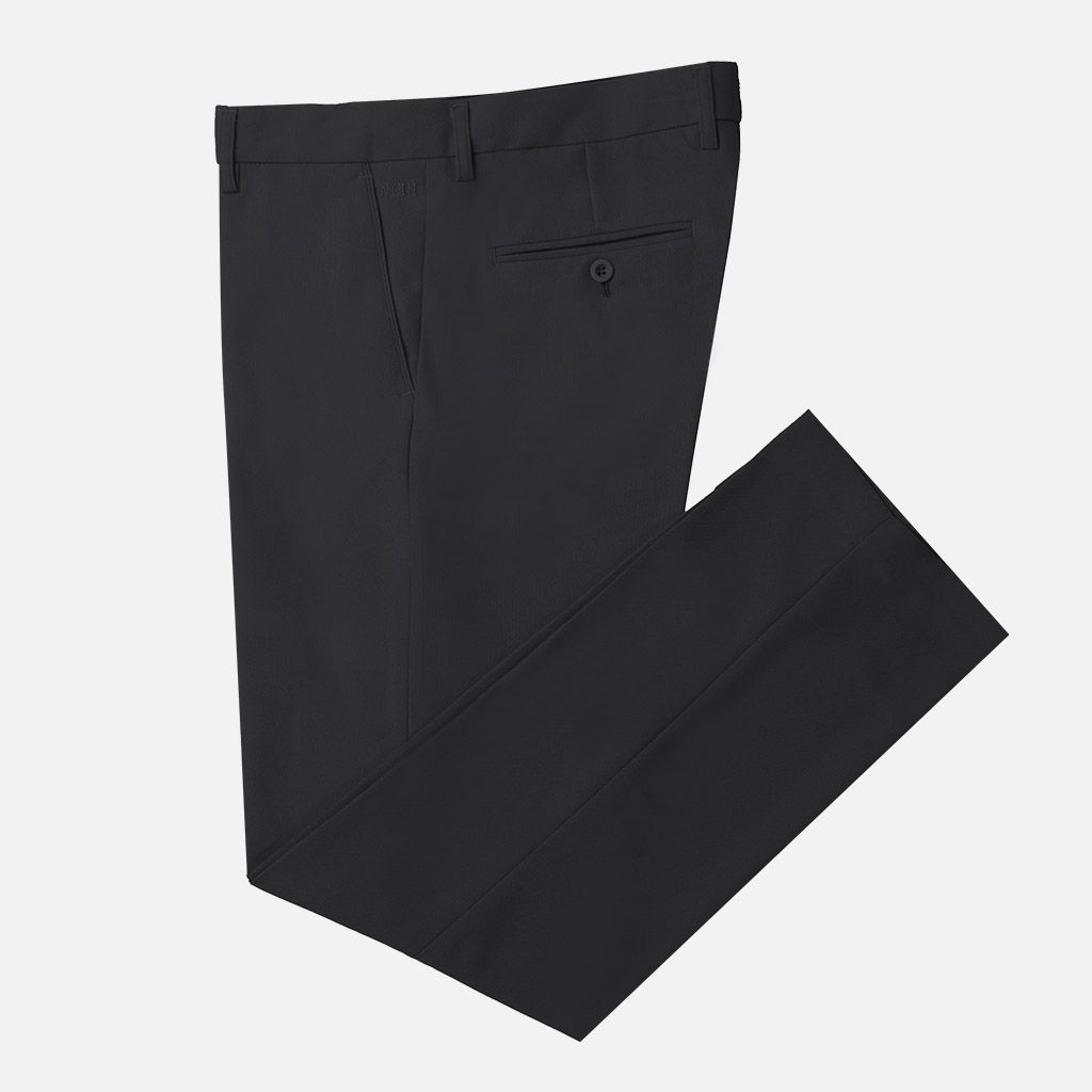 Bộ thời trang trung niên nam gồm áo sơ mi ngắn tay tím cẩm và quần tăm màu đen