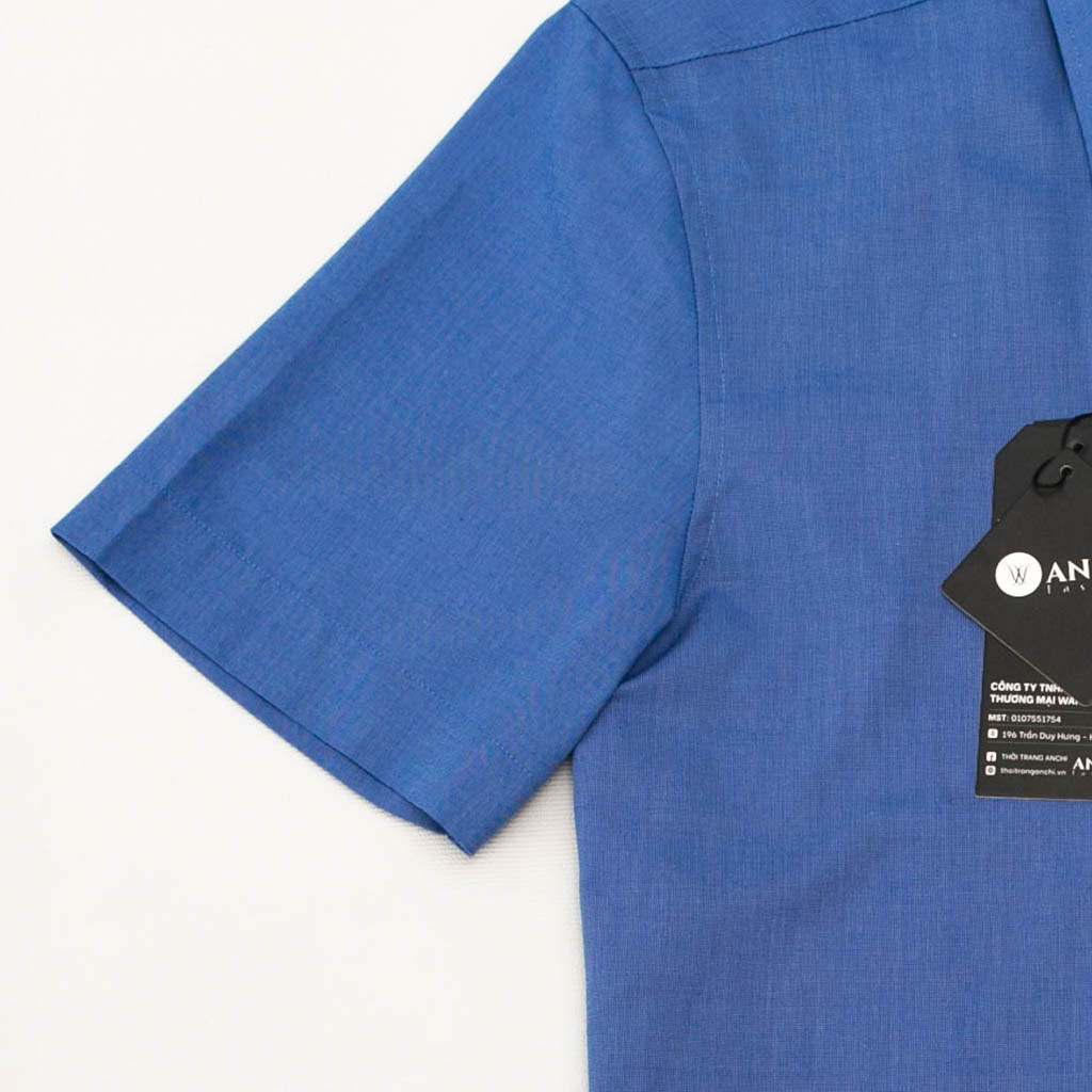 Áo sơ mi cộc tay sợi tre màu xanh biển trong bộ trang phục công sở nam - Sự lựa chọn thời trang tinh tế